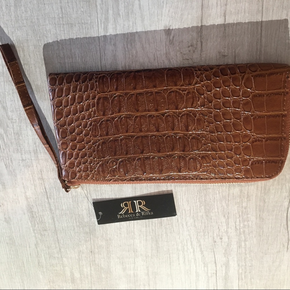 NWT-Clutch/wristlet in Crocodile Synthetic Leather